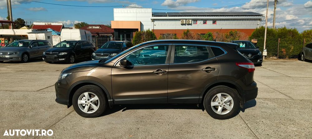 Nissan Qashqai - 25