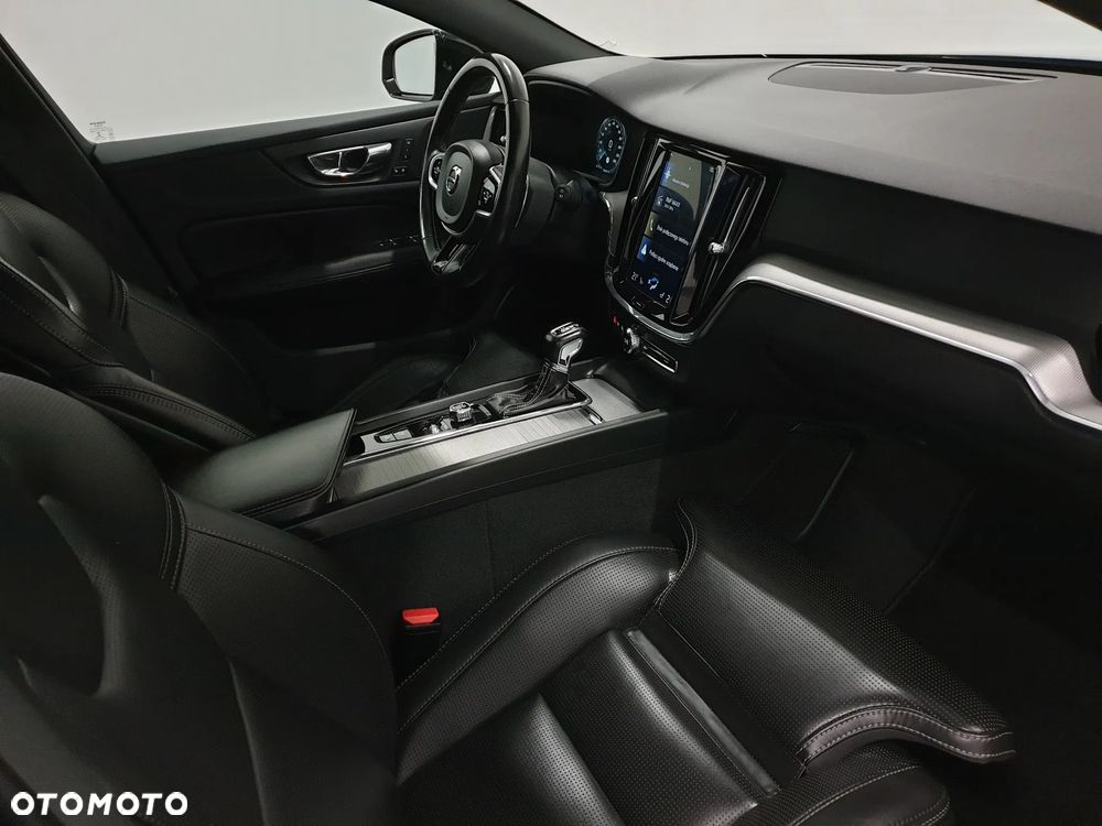 Volvo V60 D3 Geartronic R-Design - 25