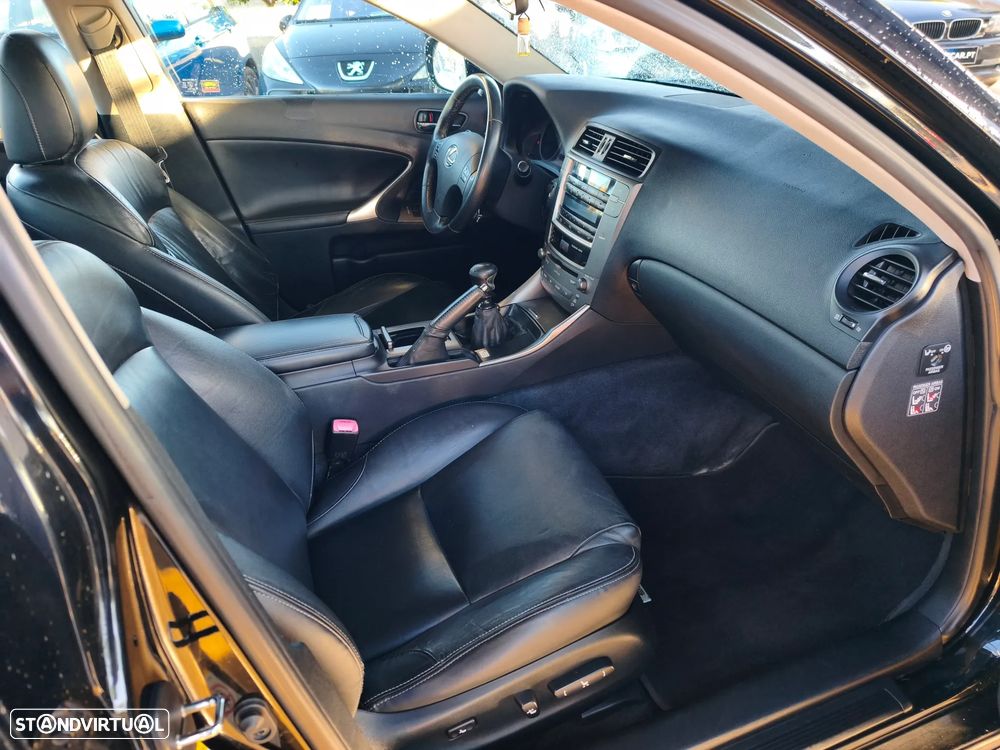 Lexus IS 220 d Luxury 2D - 20