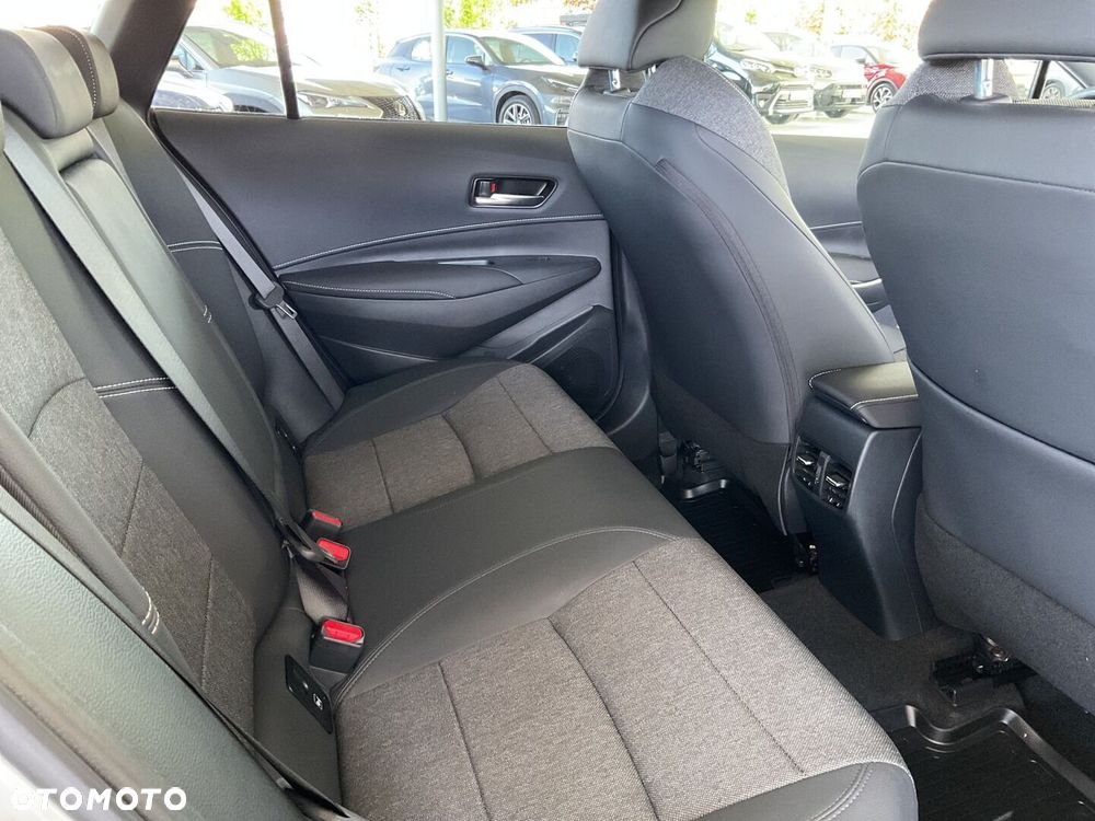 Toyota Corolla 2.0 Hybrid Style - 12