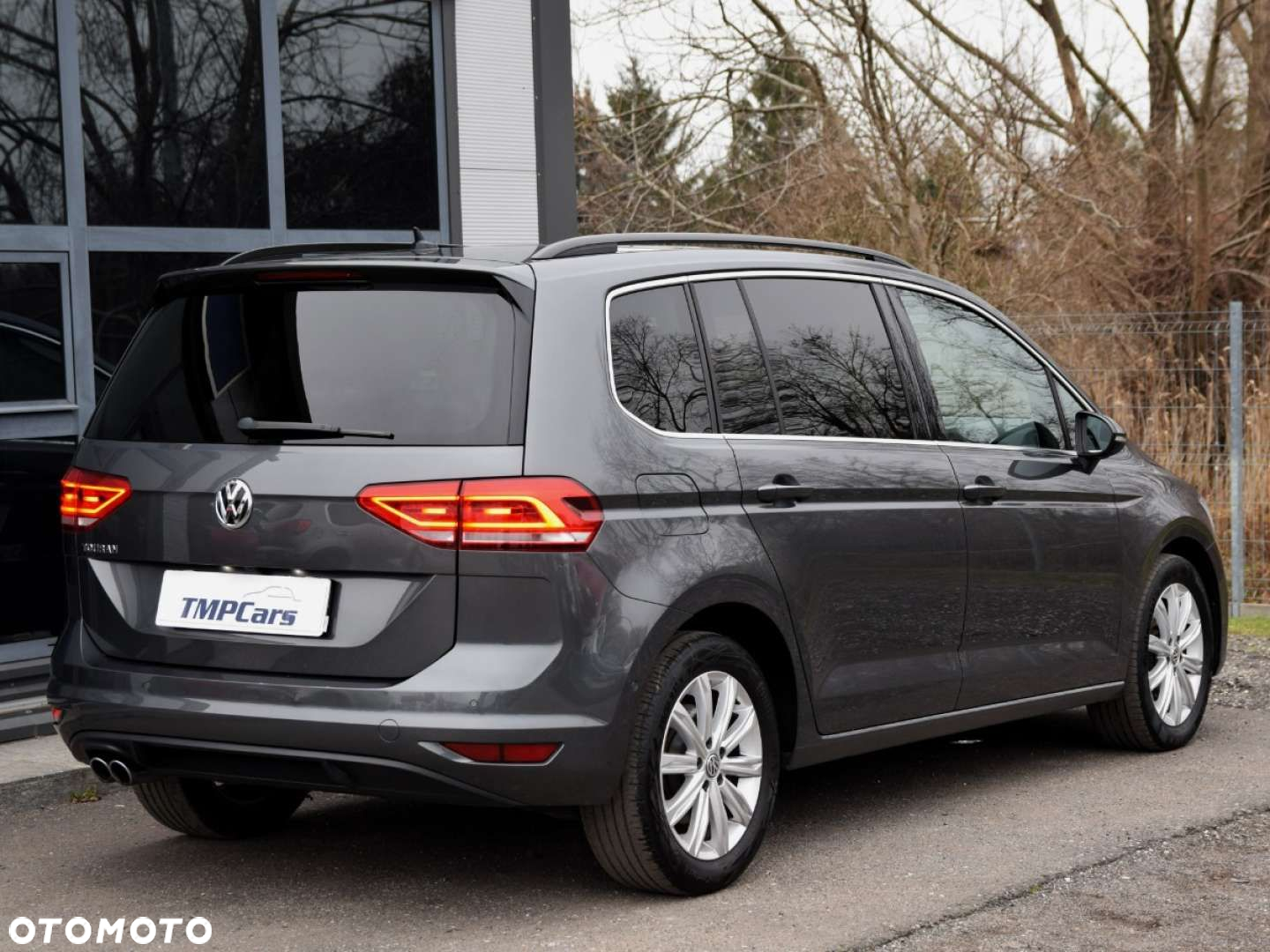 Volkswagen Touran - 38