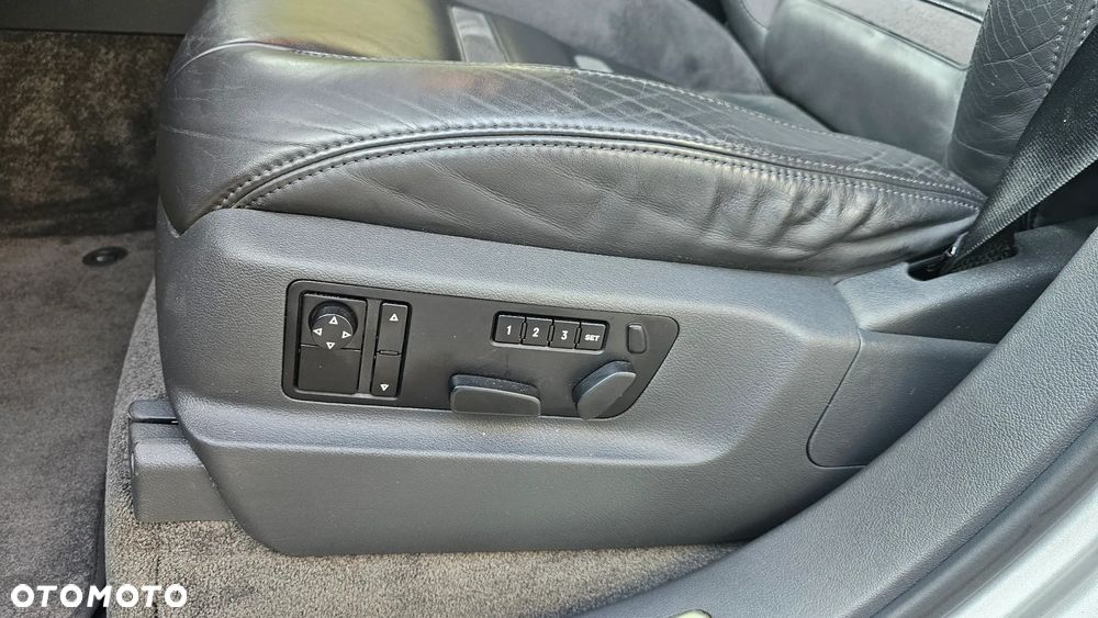 Volkswagen Touareg 6.0 W12 Automatik Sport - 19