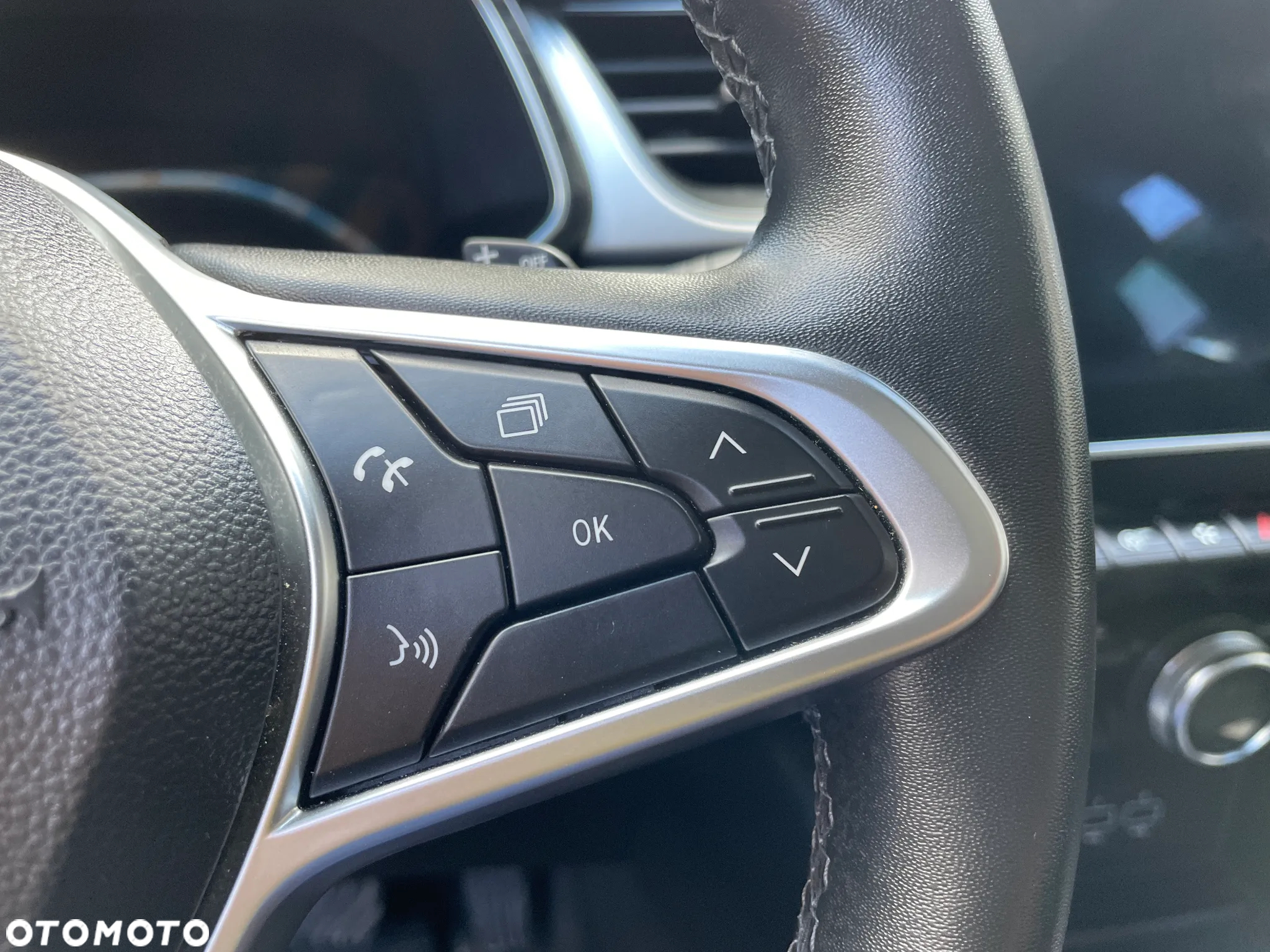 Renault Captur TCe Mild Hybrid 160 EDC EVOLUTION - 24