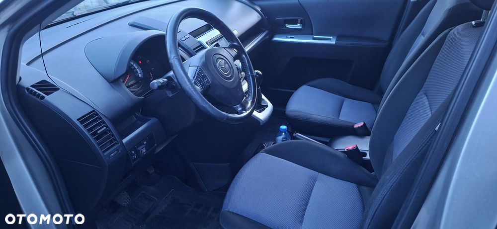 Mazda 5 2005 photo 2