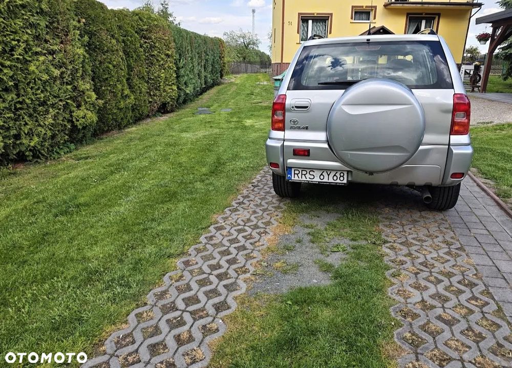 Toyota RAV4 - 5