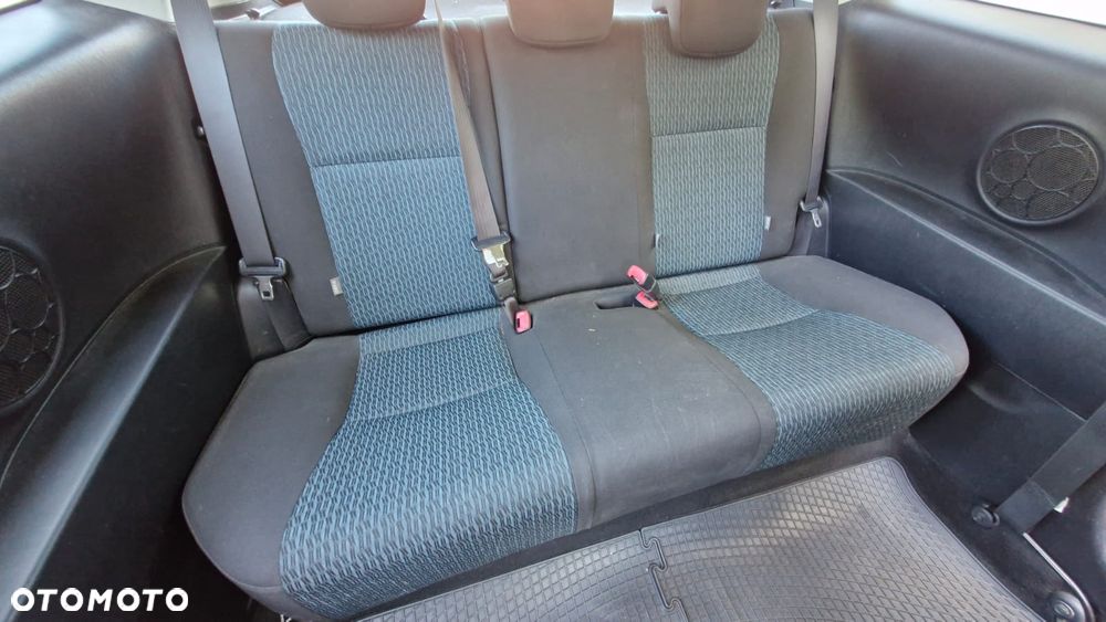 Toyota Yaris - 15