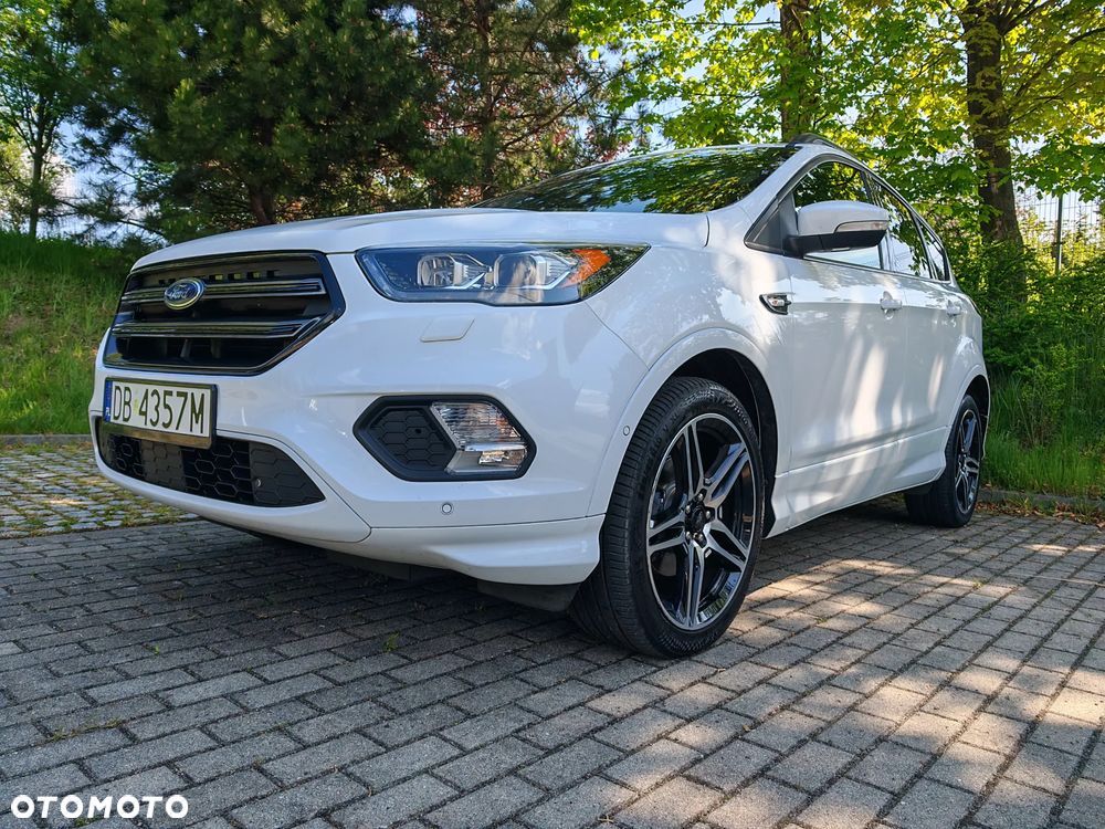 Ford Kuga 1.5 EcoBoost 2x4 ST-Line - 11
