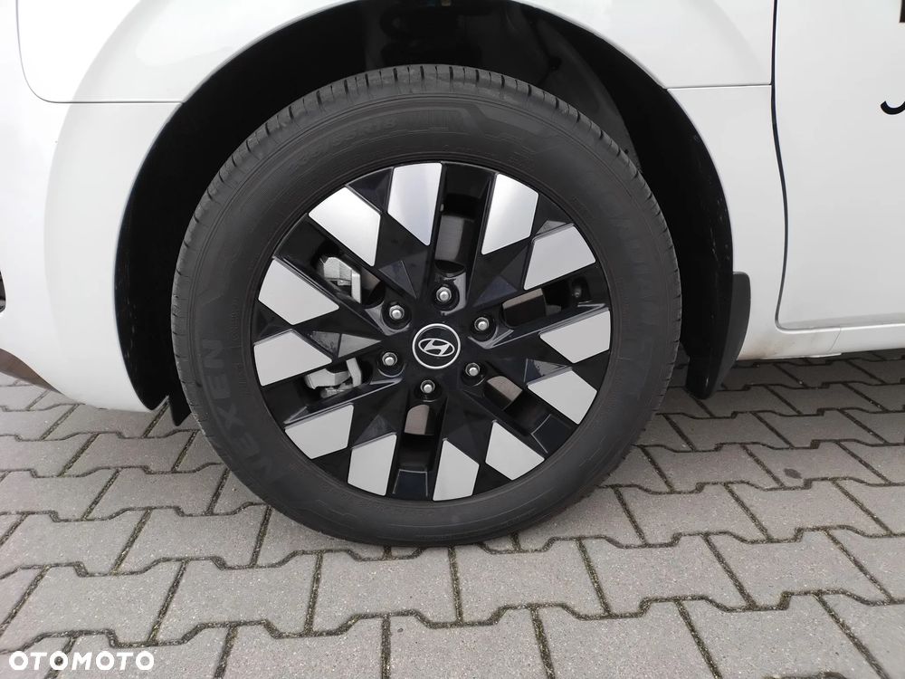 Hyundai Staria 1.6 T-GDI HEV Luxury - 17