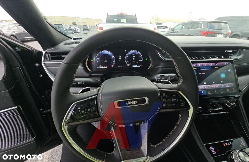 Jeep Grand Cherokee - 15