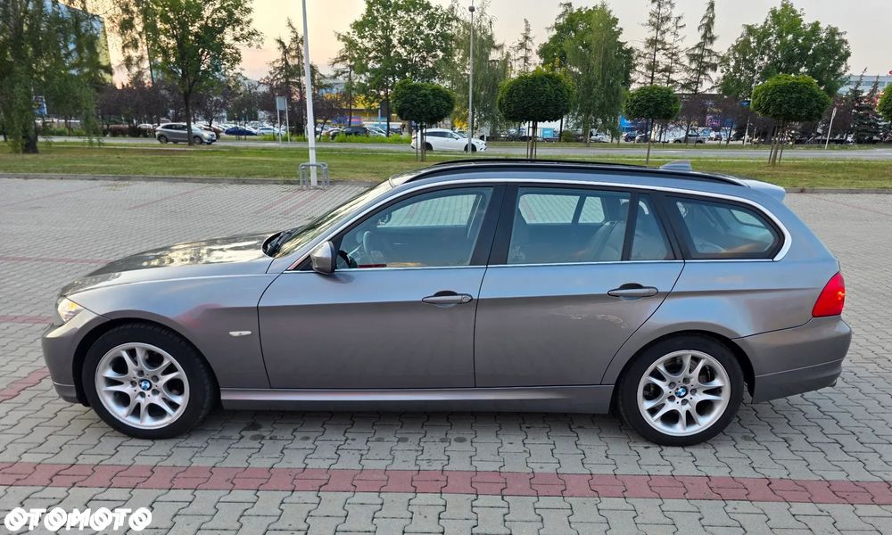 BMW Seria 3 330d xDrive - 3