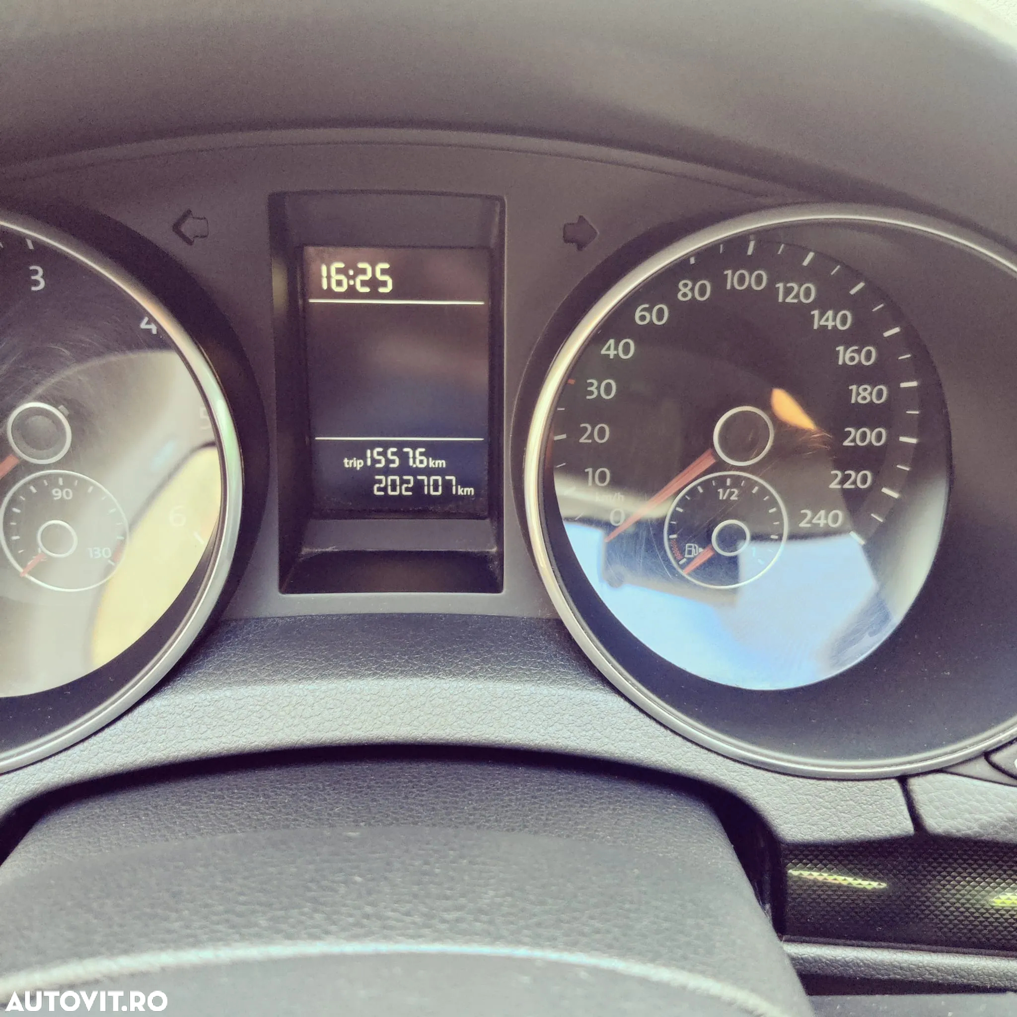 Volkswagen Golf 2.0 TDI 4Motion Comfortline - 6