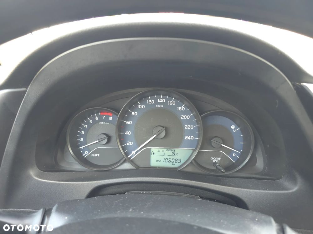 Toyota Corolla 1.6 Active - 18
