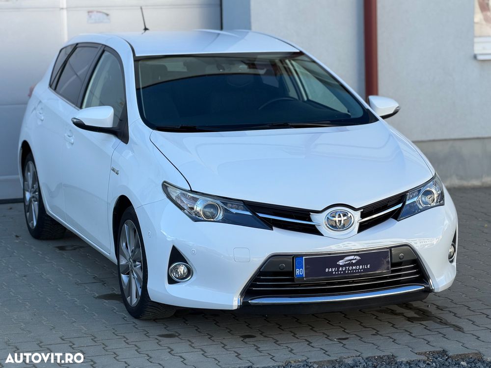 Toyota Auris 1.8 L VVT-i Hybrid Sol + - 2