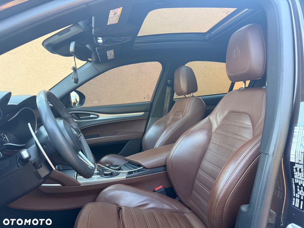 Alfa Romeo Stelvio 2.0 Turbo 16V AT8-Q4 Ti - 27