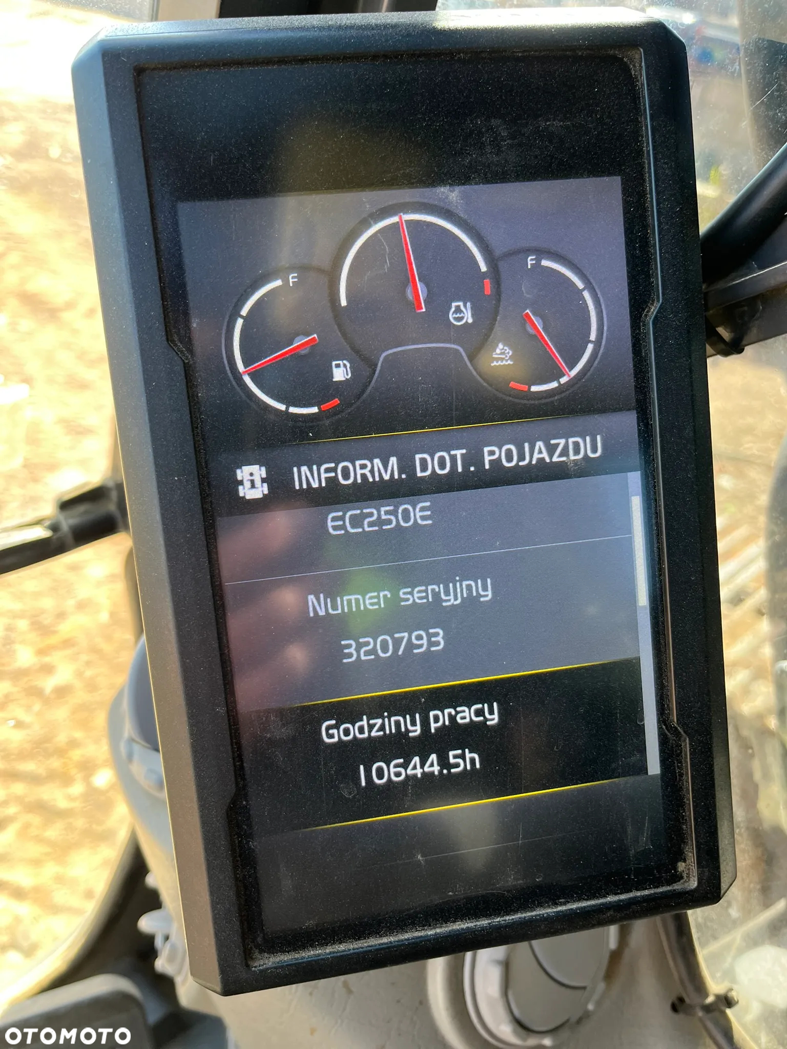 Volvo EC250EL - 15