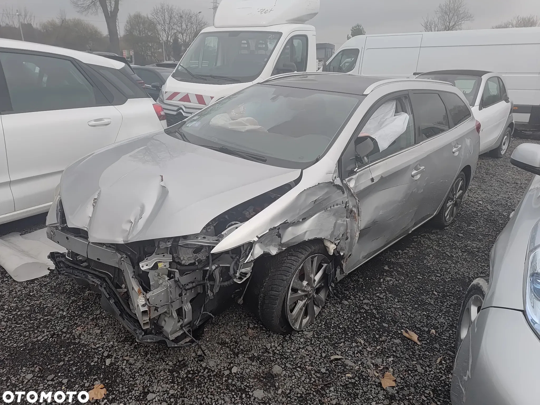 Toyota Auris 1.8 VVT-i Hybrid Automatik Comfort - 2