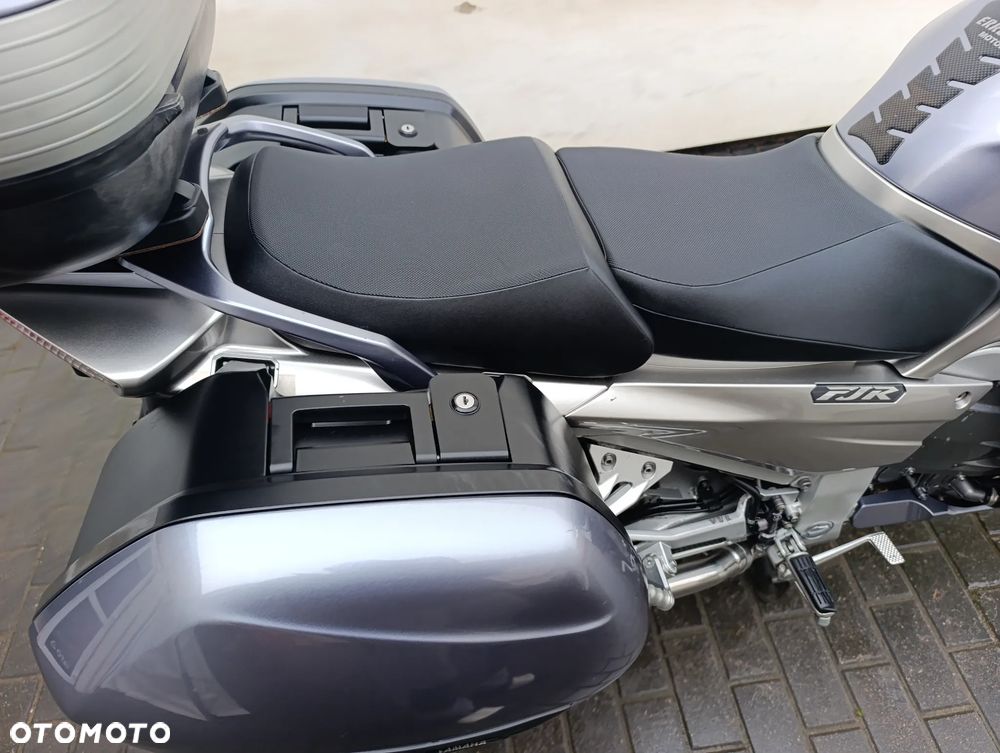 Yamaha FJR - 25