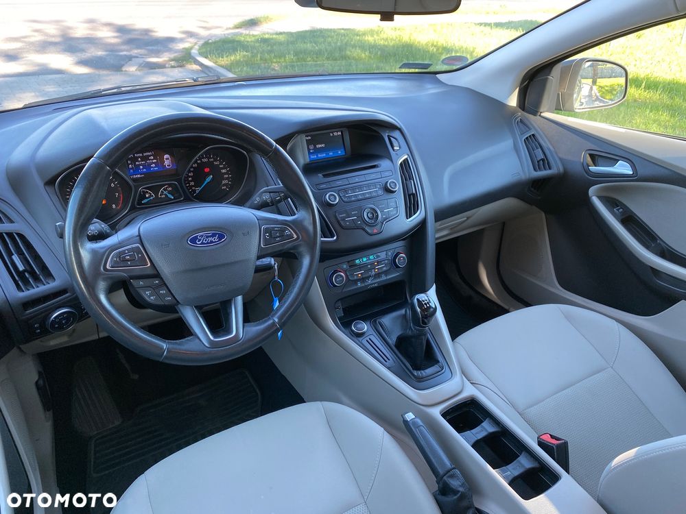 Ford Focus 1.6 Trend - 25