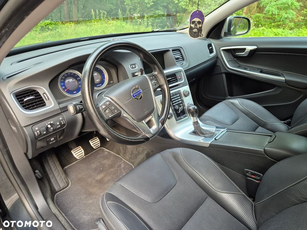 Volvo S60 D2 R-Design - 14