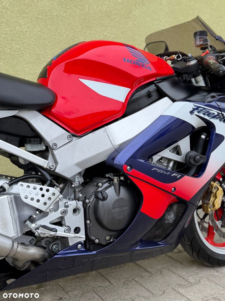 Honda CBR - 15