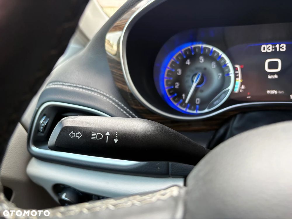 Chrysler Pacifica - 23