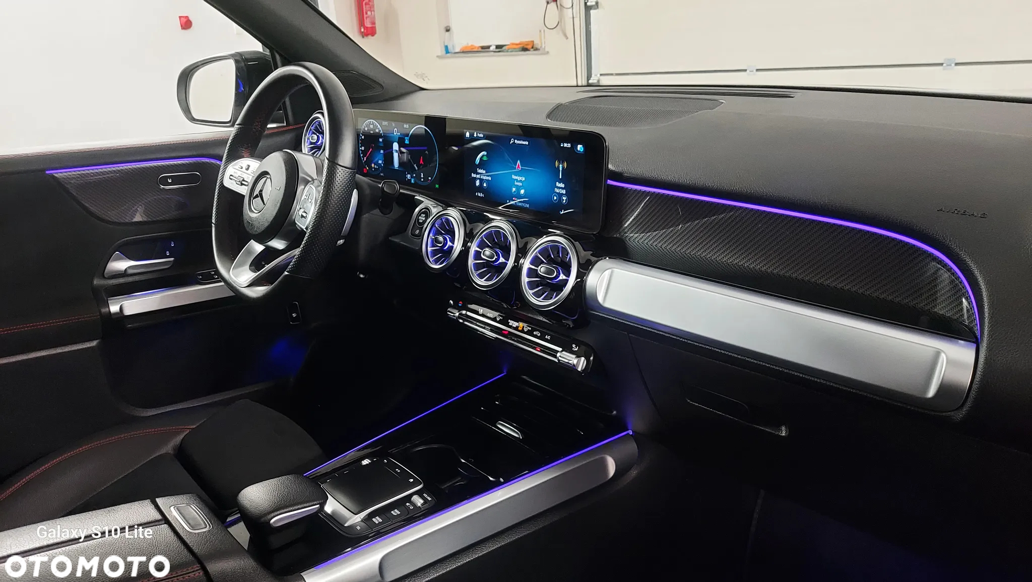 Mercedes-Benz GLB 220 d 4Matic 8G-DCT AMG Line - 16