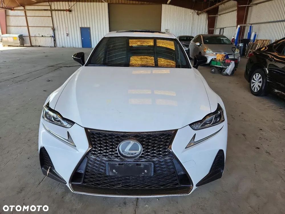 Lexus IS 200t - 5