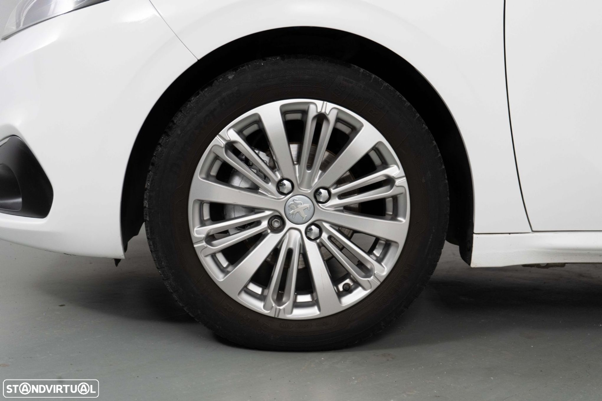 Peugeot 208 1.2 PureTech Style - 18