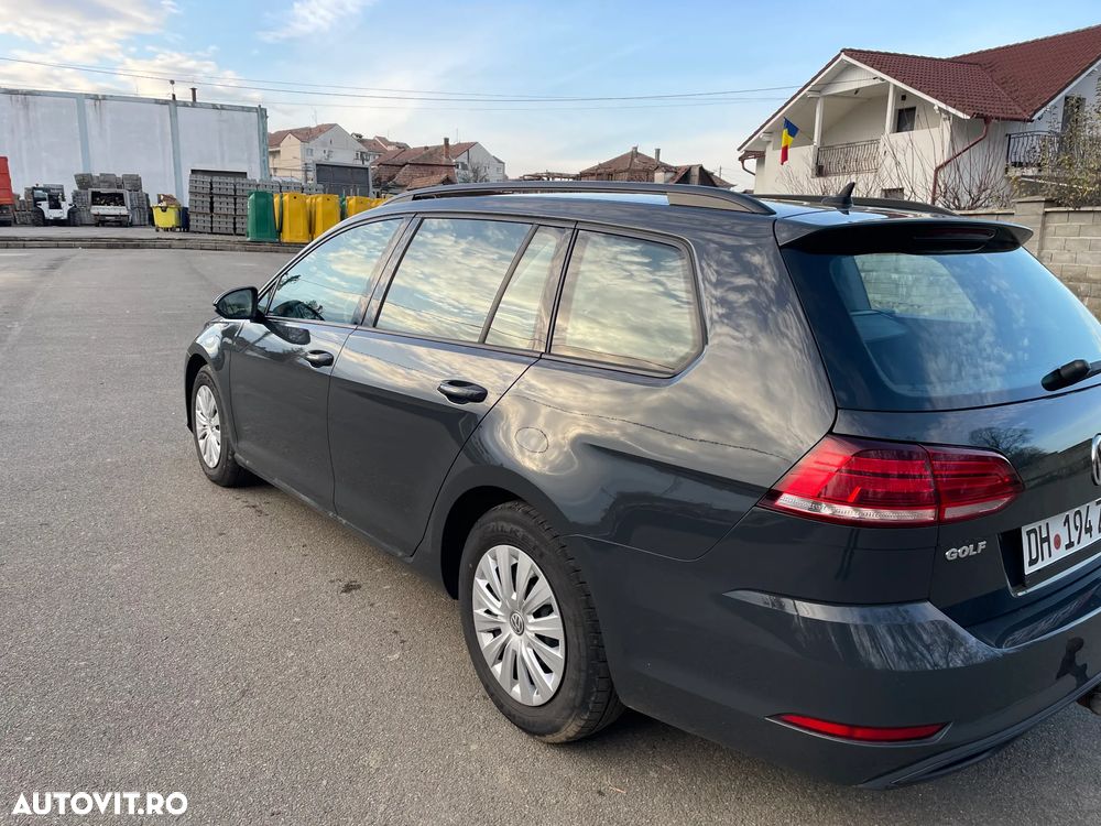 Volkswagen Golf - 11