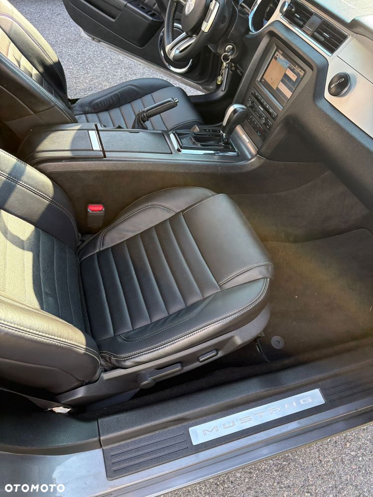 Ford Mustang 3.7 V6 Premium - 22