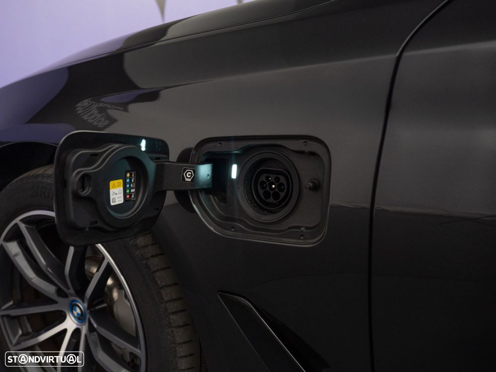 BMW 530 e Pack M - 13