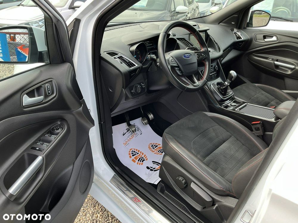 Ford Kuga 1.5 EcoBoost 2x4 ST-Line - 32