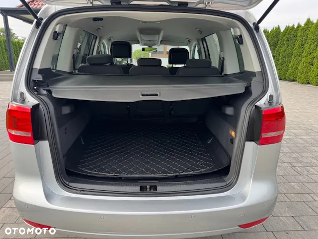 Volkswagen Touran - 26