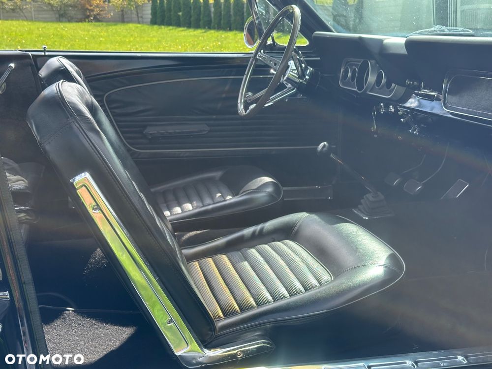 Ford Mustang - 23