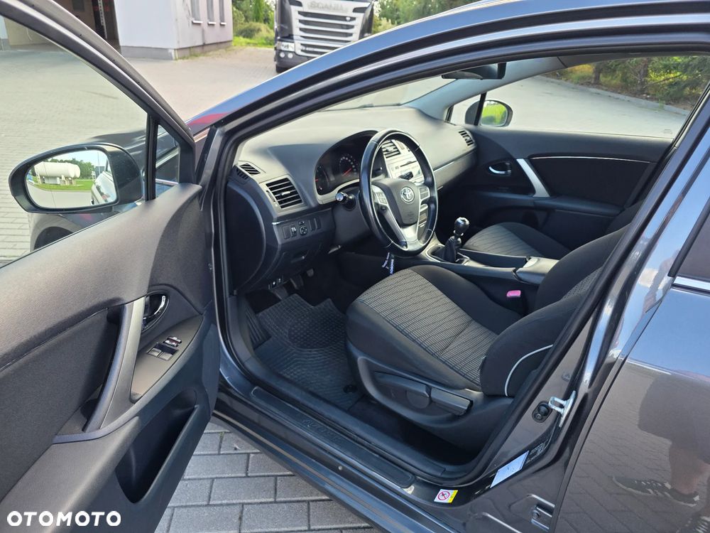 Toyota Avensis 1.8 Active - 6