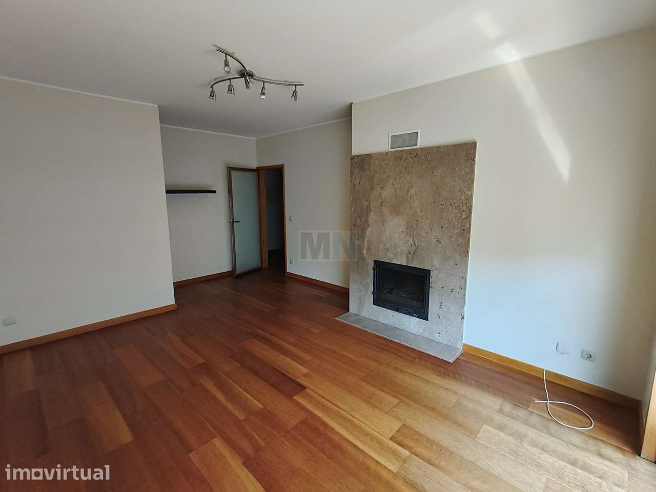 Apartamento T2 +Ap junto à Ponte Europa - Grande imagem: 3/14