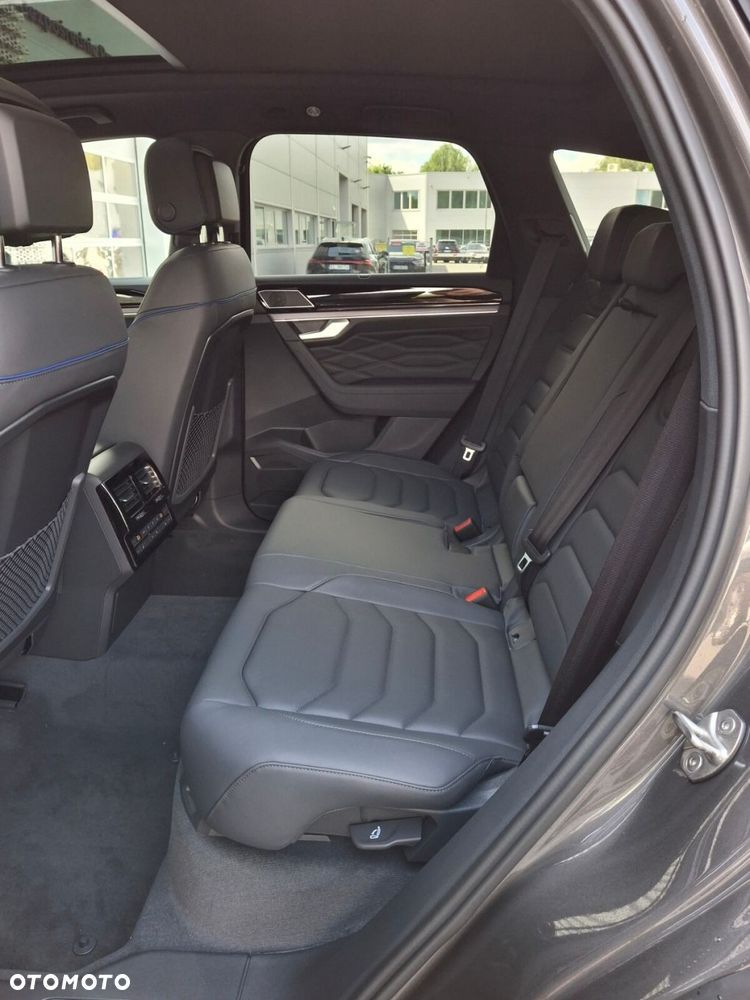 Volkswagen Touareg - 19
