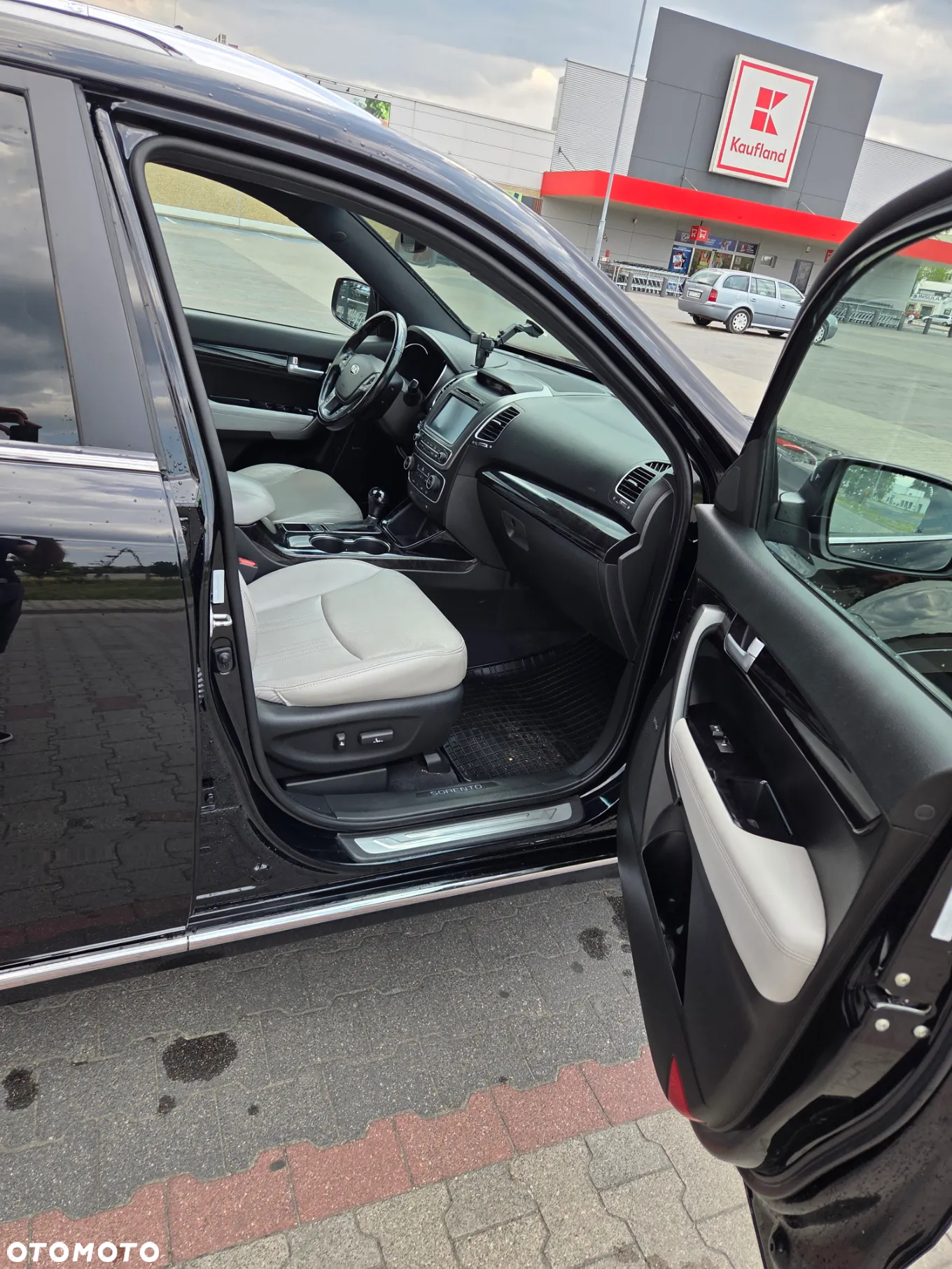 Kia Sorento - 9