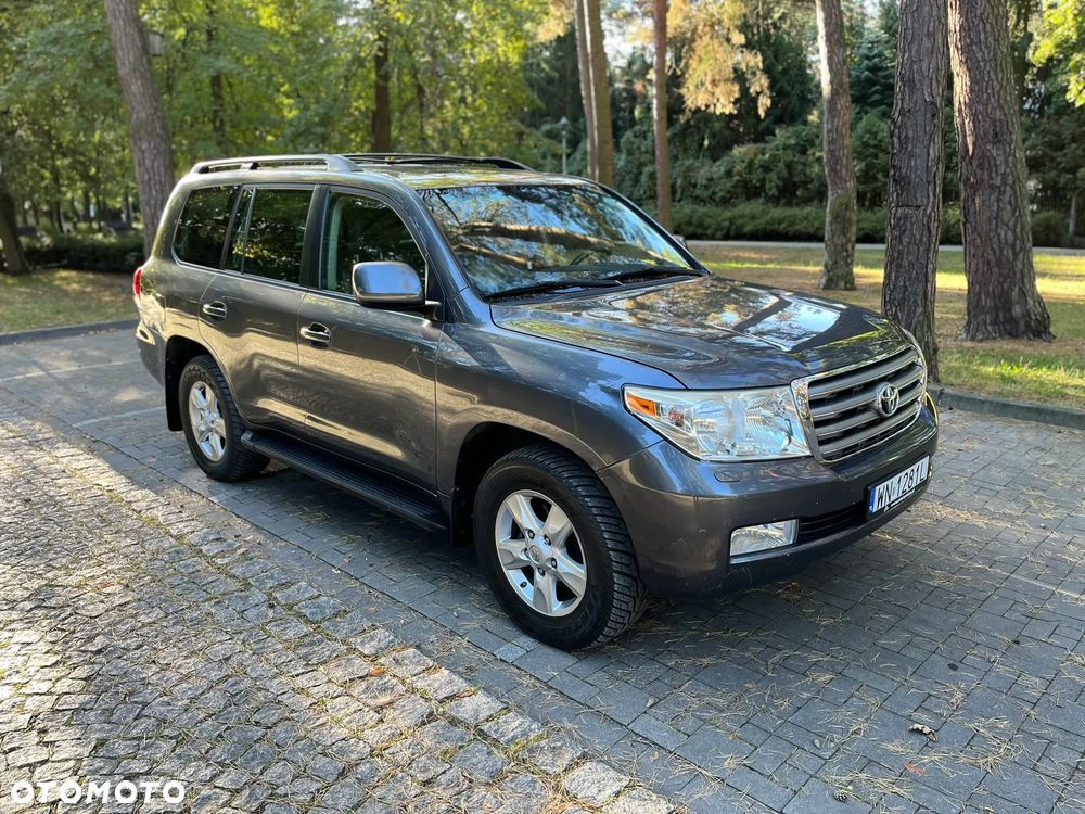 Toyota Land Cruiser - 4