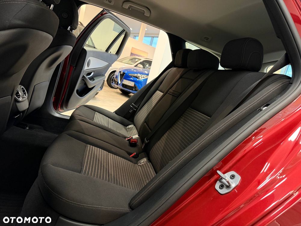 Mercedes-Benz Klasa E 220 d 4Matic 9G-TRONIC - 31