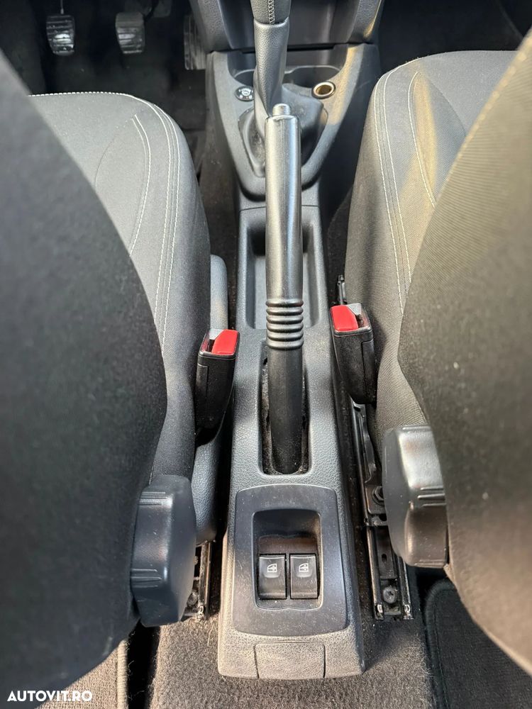 Dacia Sandero 1.2 75CP Laureate - 12