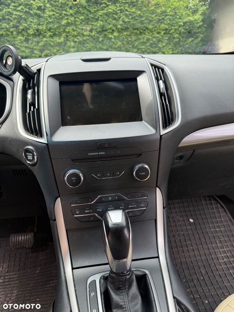 Ford Edge - 16