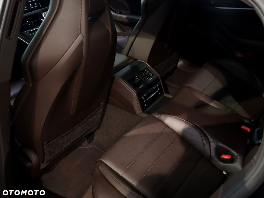 Porsche Panamera 4 E-Hybrid PHEV - 35