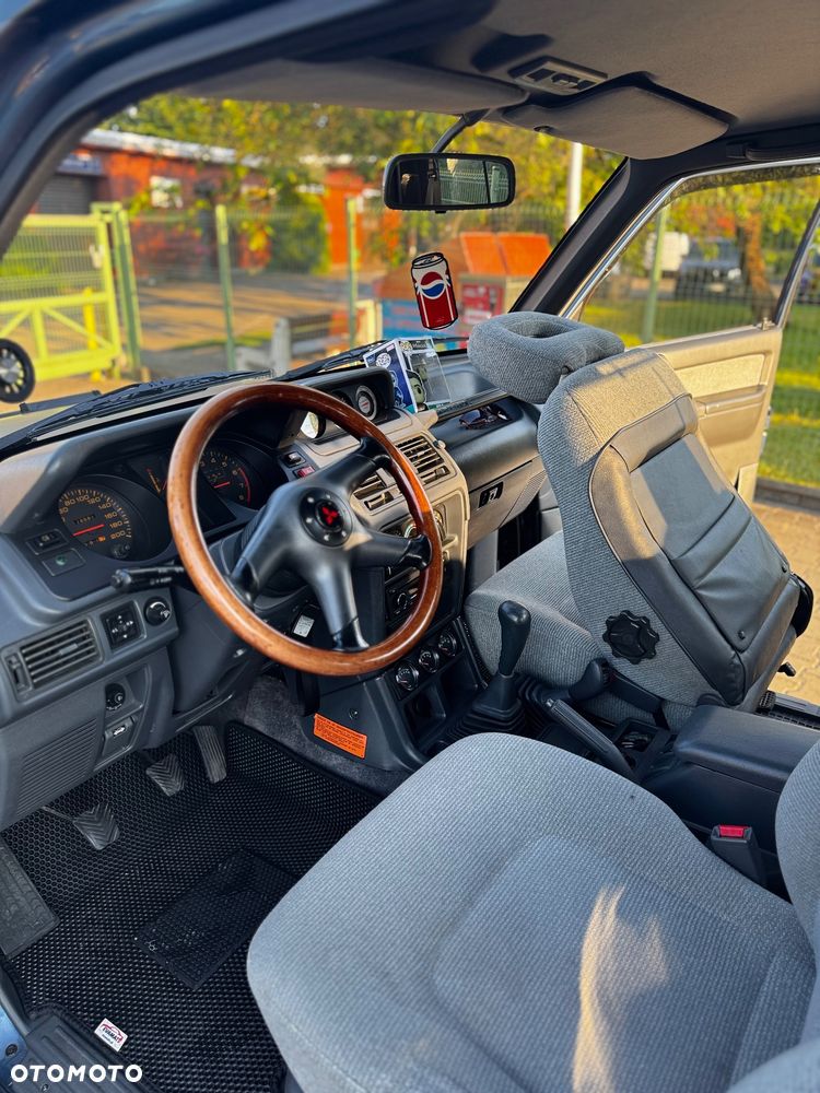 Mitsubishi Pajero - 7