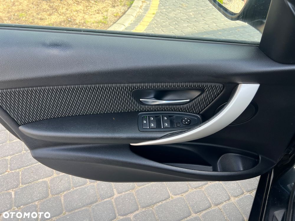 BMW Seria 3 318d Blue Performance Luxury Line - 15