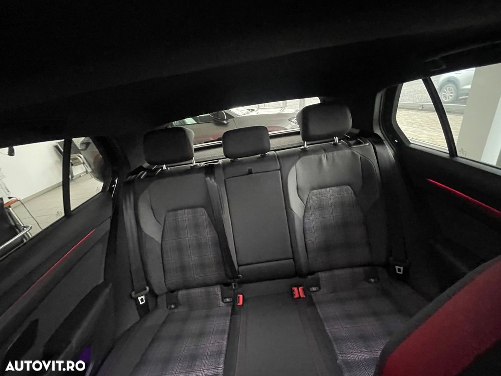 Volkswagen Golf - 16