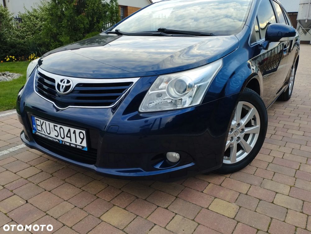 Toyota Avensis - 1