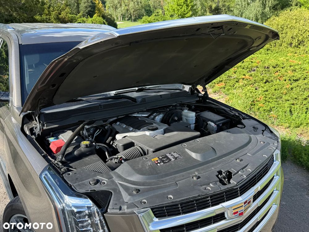 Cadillac Escalade - 15