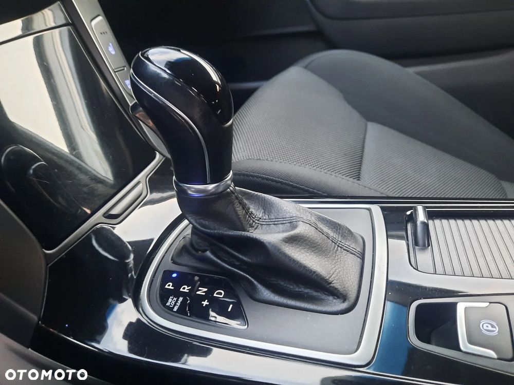 Hyundai i40 i40cw 1.7 CRDi Automatik Fifa World Cup Edition - 38