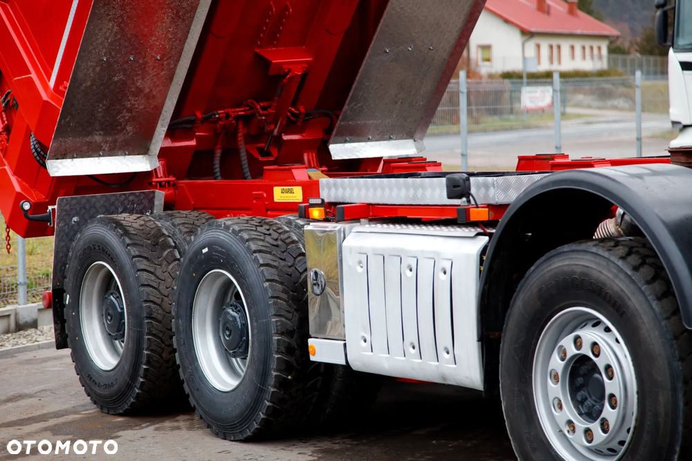 Mercedes-Benz Arocs - 7